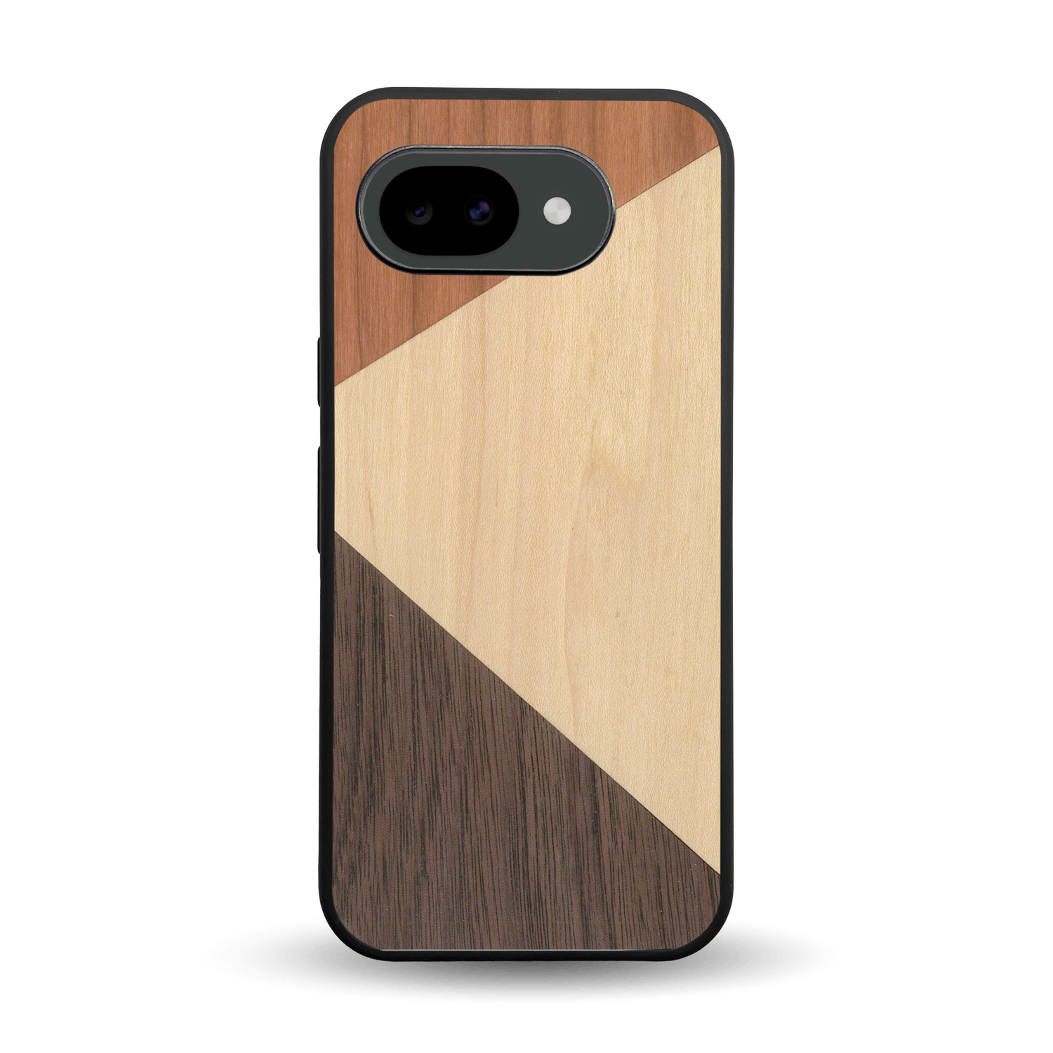 Coque de protection en bois véritable fabriquée en France pour Google Pixel 10A alliant du merisier, du noyer et du bambou formant chacun deux triangles et un trapèze avec deux jointures en diagonale sur le thème de l'art abstrait