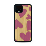 Coque de protection en bois véritable fabriquée en France pour  alliant plusieurs essences de bois pour représenter des coeurs pour les amoureux