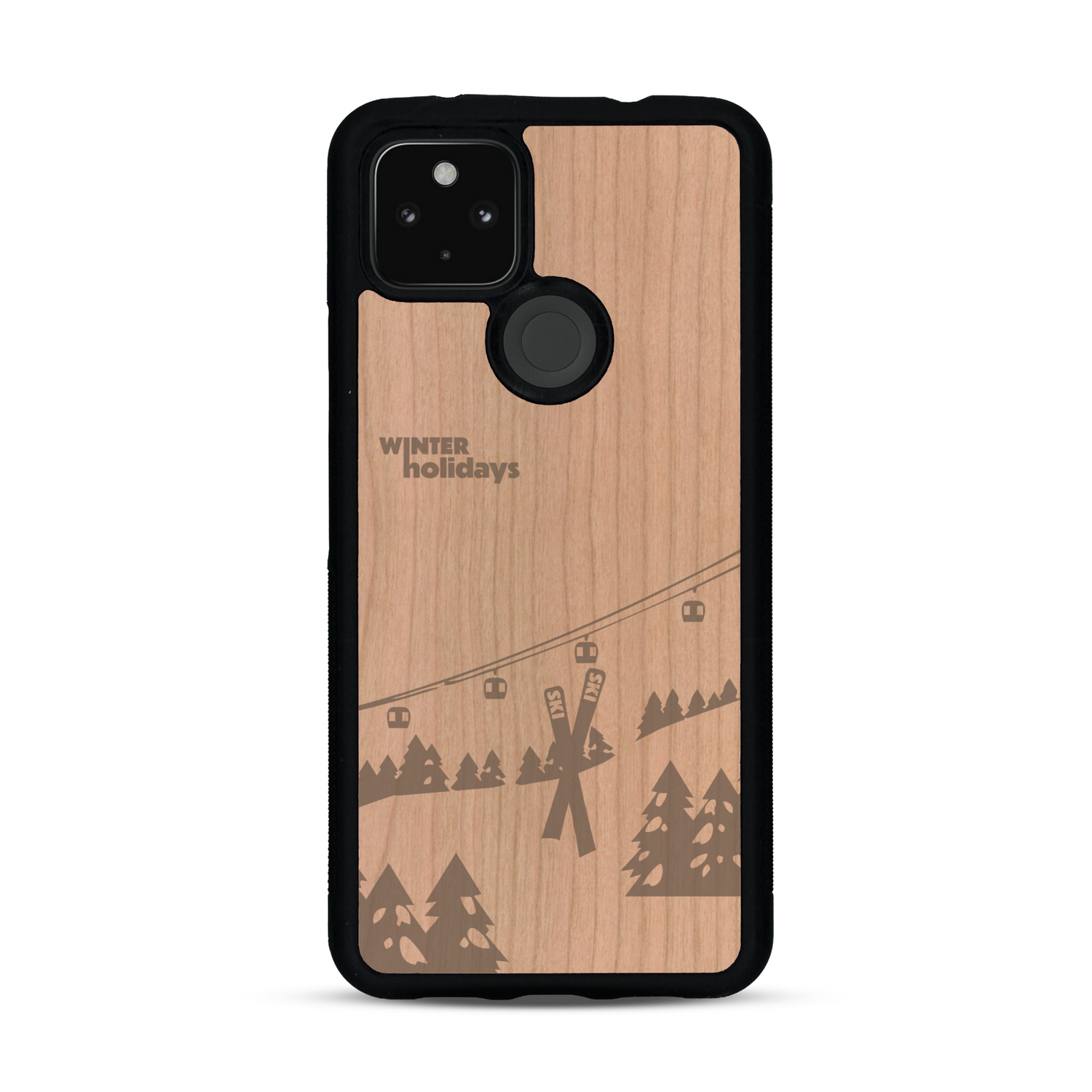 Coque de protection en bois véritable fabriquée en France pour  sur le thème de la montagne, du ski et de la neige avec un motif représentant une paire de ski plantée dans la neige avec en fond des montagnes enneigées