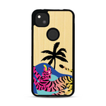 Coque de protection en bois véritable fabriquée en France pour Google Pixel 4A représentant un tigre coloré avec un design moderne et minimaliste sur le thème de la jungle et de la nature