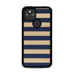 Coque de protection en bois véritable fabriquée en France pour  alliant plusieurs essences de bois pour représenter une marinière