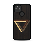 Coque de protection en bois véritable fabriquée en France pour  sur le thème de l'art géométrique qui allie du chêne fumé, du noyer, du bambou et du padouk représentant le triangle de penrose