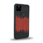 Coque de protection en bois véritable fabriquée en France pour Google Pixel 5 alliant plusieurs essences de bois pour représenter du magma en fusion