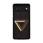 Coque de protection en bois véritable fabriquée en France pour  sur le thème de l'art géométrique qui allie du chêne fumé, du noyer, du bambou et du padouk représentant le triangle de penrose