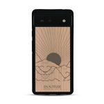 Coque de protection en bois véritable fabriquée en France pour  représentant des montagnes, sur le thème de la randonnée en pleine nature et du trail