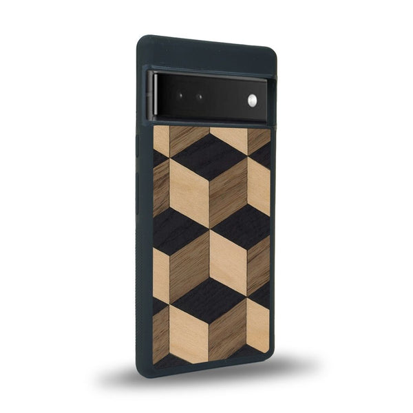 Coque de protection en bois véritable fabriquée en France pour Google Pixel 6a alliant plusieurs essences de bois pour représenter un classique intemporel de la marqueterie