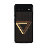 Coque de protection en bois véritable fabriquée en France pour  sur le thème de l'art géométrique qui allie du chêne fumé, du noyer, du bambou et du padouk représentant le triangle de penrose