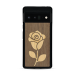 Coque de protection en bois véritable fabriquée en France pour  alliant plusieurs essences de bois pour représenter une rose
