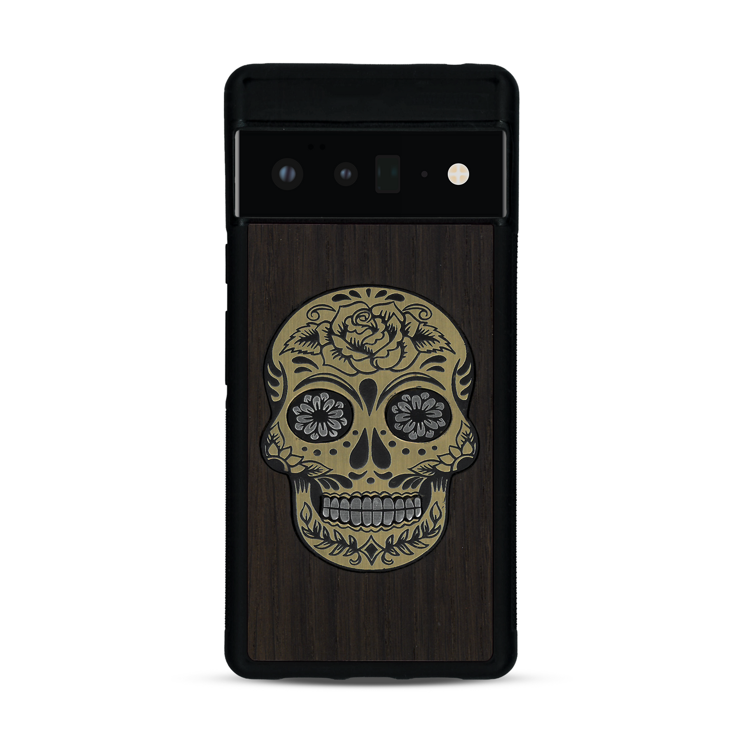 Coque de protection en bois véritable fabriquée en France pour  alliant du chêne fumé avec du métal argenté et doré représentant une tête de mort mexicaine sur le thème Dia de los Muertos