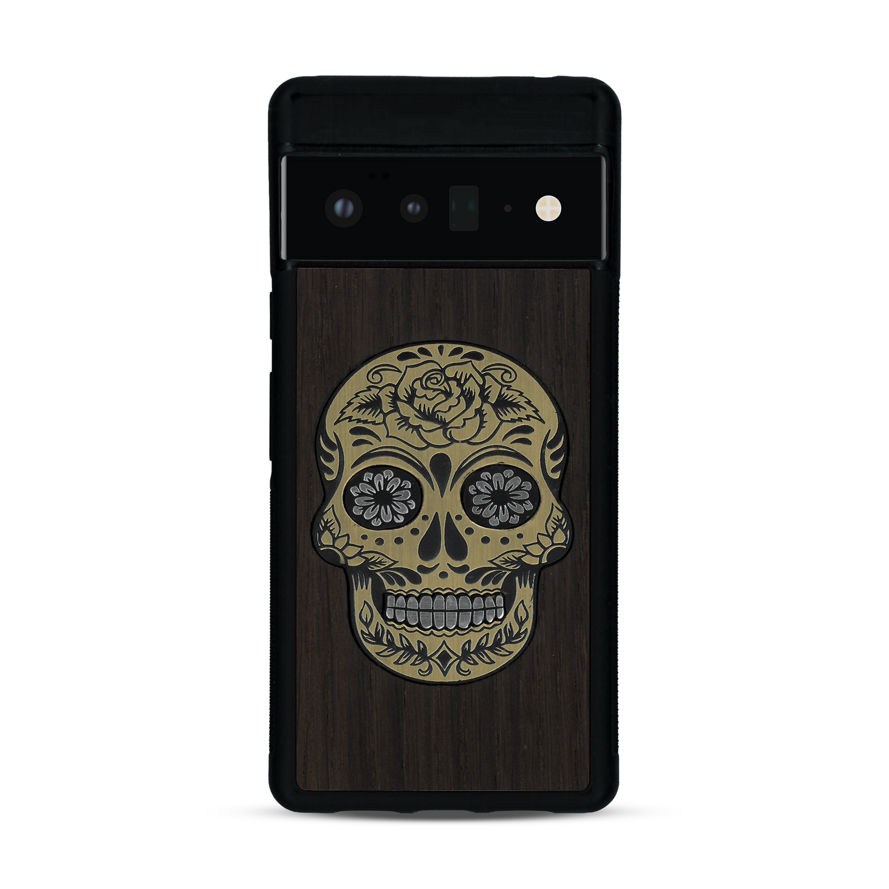 Coque de protection en bois véritable fabriquée en France pour  alliant du chêne fumé avec du métal argenté et doré représentant une tête de mort mexicaine sur le thème Dia de los Muertos