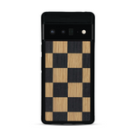 Coque de protection en bois véritable fabriquée en France pour  alliant plusieurs essences de bois pour représenter un damier