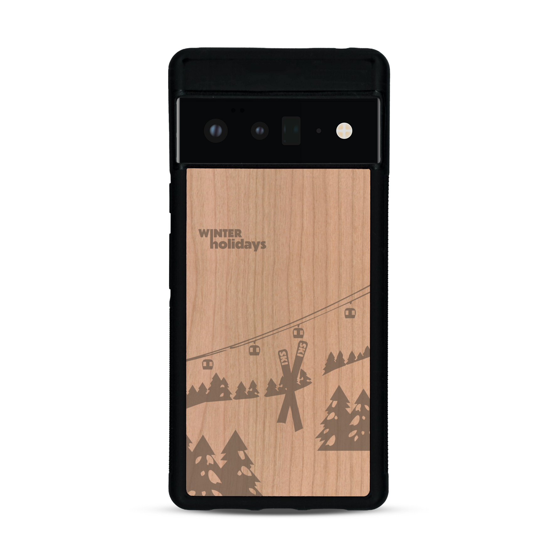 Coque de protection en bois véritable fabriquée en France pour  sur le thème de la montagne, du ski et de la neige avec un motif représentant une paire de ski plantée dans la neige avec en fond des montagnes enneigées