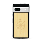 Coque de protection en bois véritable fabriquée en France pour  avec une gravure "rose des vents" sur le thème nautique et de l'océan qui s'inspire des boussoles de pirate