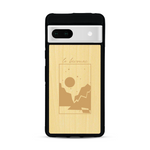 Coque de protection en bois véritable fabriquée en France pour  sur le thème du camping en pleine nature et du bivouac avec la phrase "Aventure is out there"