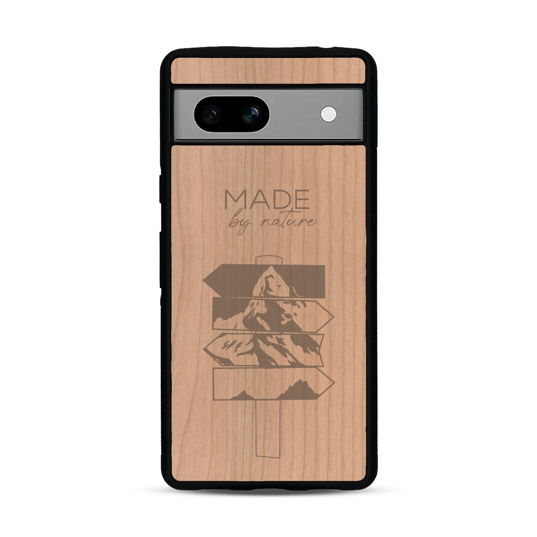 Coque de protection en bois véritable fabriquée en France pour  sur le thème de la nature et des arbres avec une gravure représentant une pomme de pin et la phrase "made by nature"