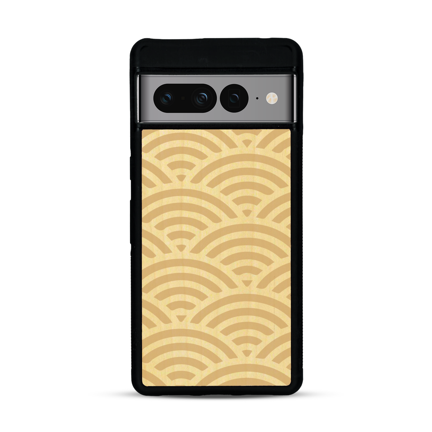 Coque de protection en bois véritable fabriquée en France pour  baptisée "La Sinjak" avec un motif de gravure abstrait représentant la répétition d'un symbole wifi