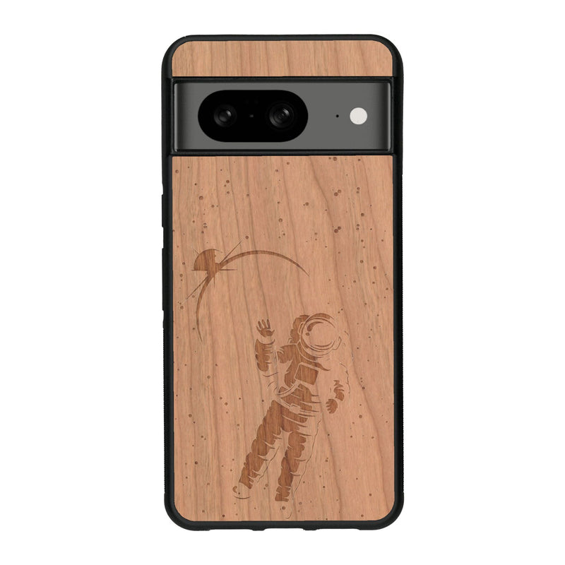 Coque de protection en bois véritable fabriquée en France pour Google Pixel 8 sur le thème des astronautes