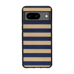 Coque de protection en bois véritable fabriquée en France pour Google Pixel 8 alliant plusieurs essences de bois pour représenter une marinière