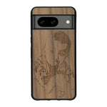 Coque de protection en bois véritable fabriquée en France pour Google Pixel 8 avec gravure personnalisée à partir d'une photo, d'une image, d'un logo, des initials ou d'une phrase