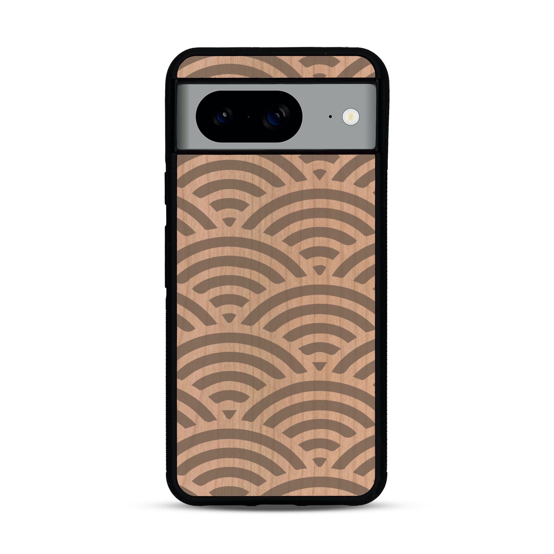 Coque de protection en bois véritable fabriquée en France pour  baptisée "La Sinjak" avec un motif de gravure abstrait représentant la répétition d'un symbole wifi