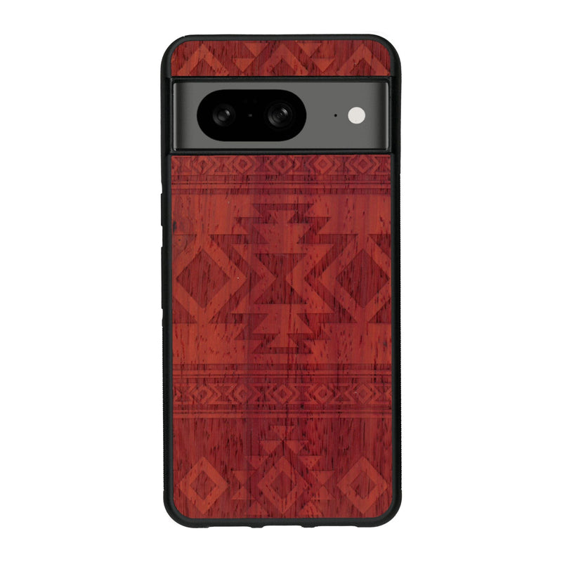 Coque de protection en bois véritable fabriquée en France pour Google Pixel 8 avec des motifs géométriques s'inspirant des temples aztèques, mayas et incas