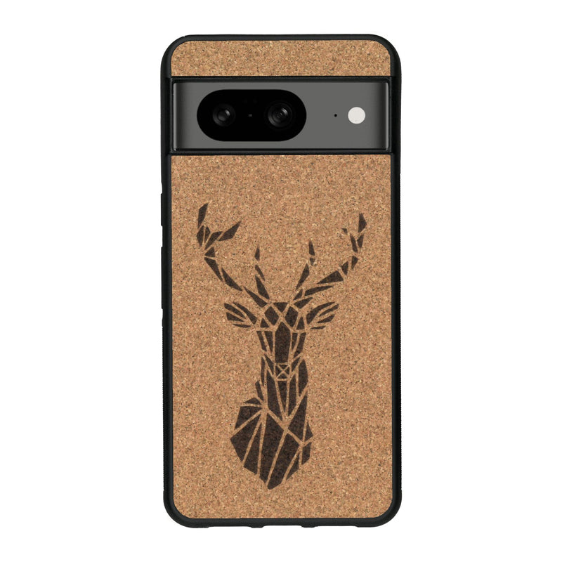 Coque de protection en bois véritable fabriquée en France pour Google Pixel 8 sur le thème de la nature et des animaux représentant une tête de cerf gométrique avec un design moderne et minimaliste