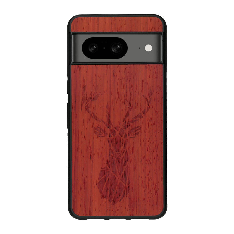 Coque de protection en bois véritable fabriquée en France pour Google Pixel 8 sur le thème de la nature et des animaux représentant une tête de cerf gométrique avec un design moderne et minimaliste