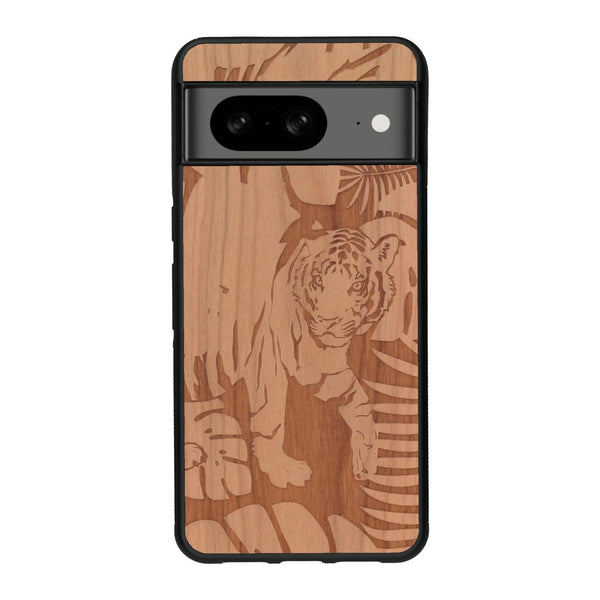 Coque de protection en bois véritable fabriquée en France pour Google Pixel 8 sur le thème de la nature et des animaux représentant un tigre dans la jungle entre des fougères