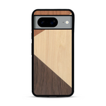 Coque de protection en bois véritable fabriquée en France pour  alliant du merisier, du noyer et du bambou formant chacun deux triangles et un trapèze avec deux jointures en diagonale sur le thème de l'art abstrait