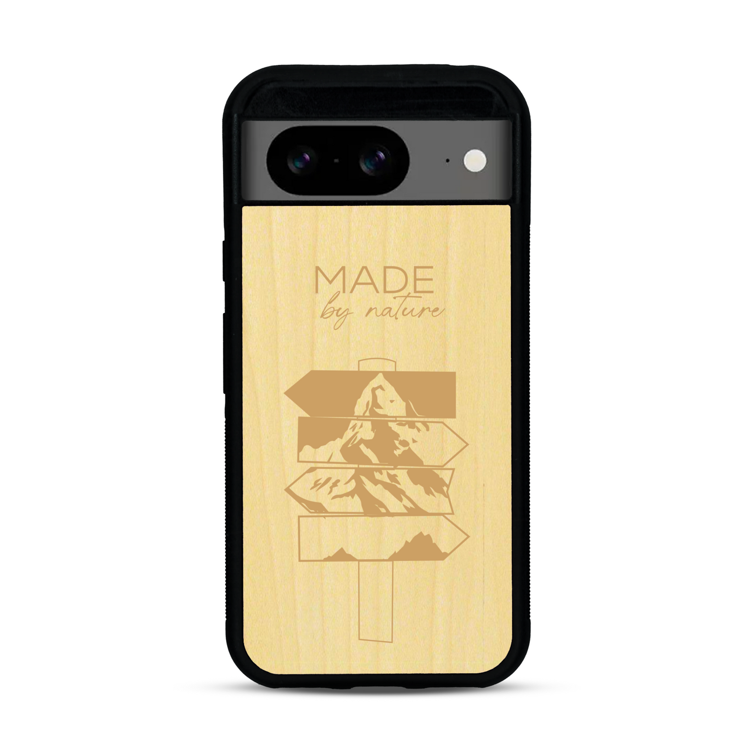 Coque de protection en bois véritable fabriquée en France pour  sur le thème de la nature et des arbres avec une gravure représentant une pomme de pin et la phrase "made by nature"