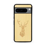 Coque de protection en bois véritable fabriquée en France pour  sur le thème de la nature et des animaux représentant une tête de cerf gométrique avec un design moderne et minimaliste