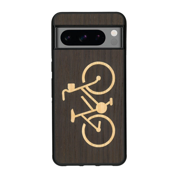 Coque de protection en bois véritable fabriquée en France pour Google Pixel 8pro sur le theme du vélo et de l'outdoor qui allie du bambou et du chêne fumé représentant un vélo