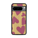 Coque de protection en bois véritable fabriquée en France pour  alliant plusieurs essences de bois pour représenter des coeurs pour les amoureux