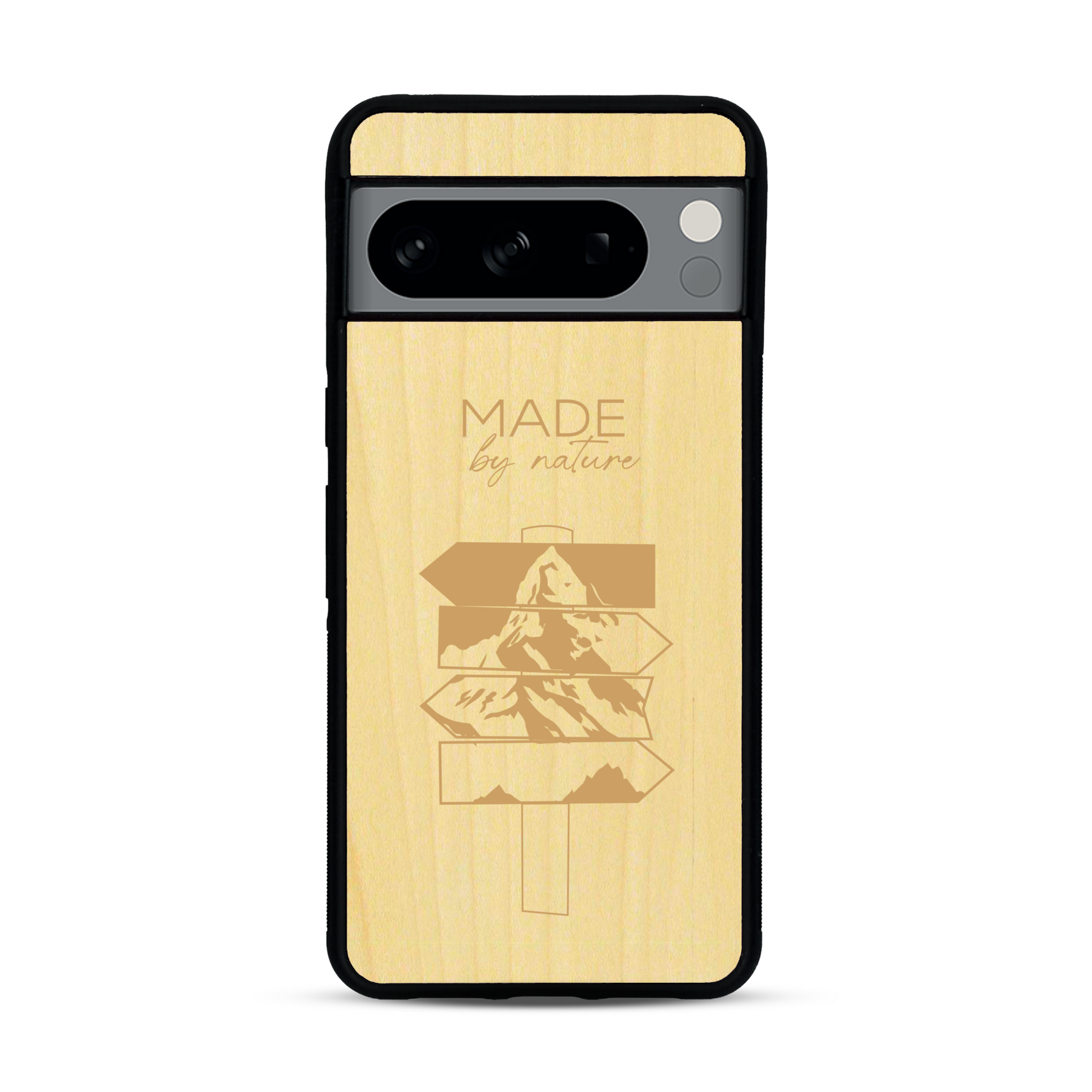Coque de protection en bois véritable fabriquée en France pour  sur le thème de la nature et des arbres avec une gravure représentant une pomme de pin et la phrase "made by nature"