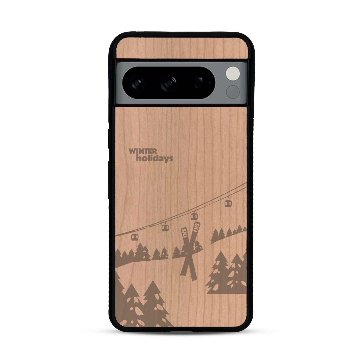 Coque de protection en bois véritable fabriquée en France pour  sur le thème de la montagne, du ski et de la neige avec un motif représentant une paire de ski plantée dans la neige avec en fond des montagnes enneigées