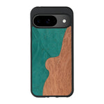 Coque de protection en bois véritable fabriquée en France pour Google Pixel 8Pro alliant plusieurs essences de bois pour représenter une plage paradisiaque