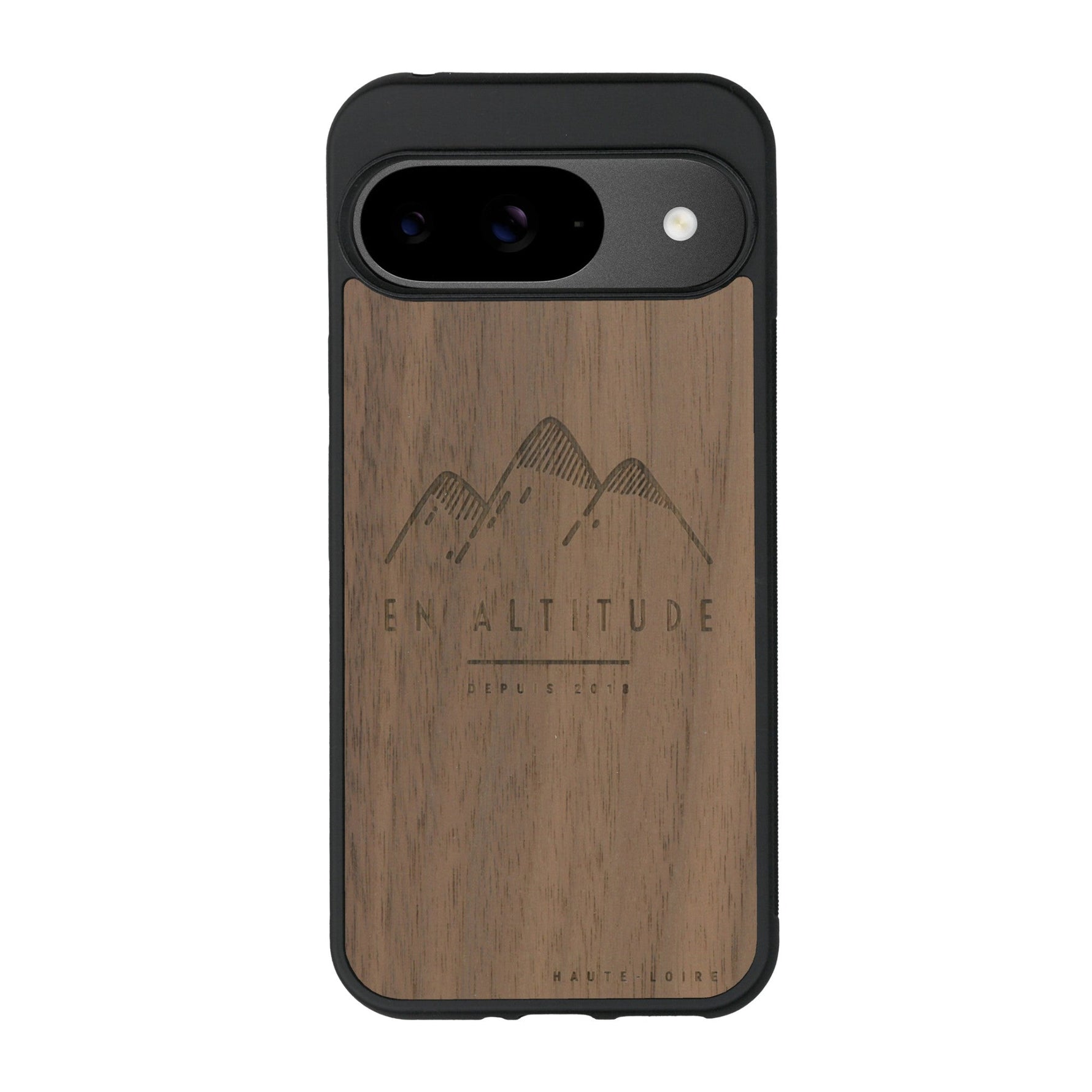 Coque de protection en bois véritable fabriquée en France pour Google Pixel 8pro représentant des montagnes, sur le thème de la randonnée en pleine nature et du trail