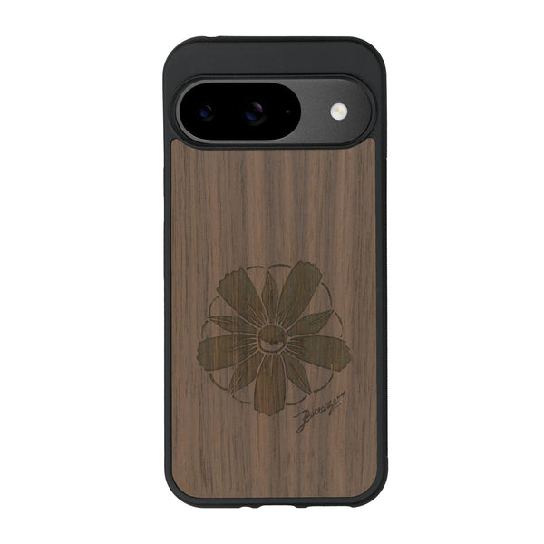 Coque de protection en bois véritable fabriquée en France pour Google Pixel 8pro sur le thème des fleurs et de la montagne avec un motif de gravure représentant les pétales d'une fleur des montagnes