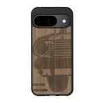 Coque de protection en bois véritable fabriquée en France pour Google Pixel 9 sur le thème de l'automobile avec une authentique Mustang