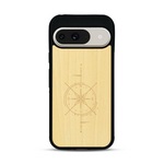 Coque de protection en bois véritable fabriquée en France pour  avec une gravure "rose des vents" sur le thème nautique et de l'océan qui s'inspire des boussoles de pirate