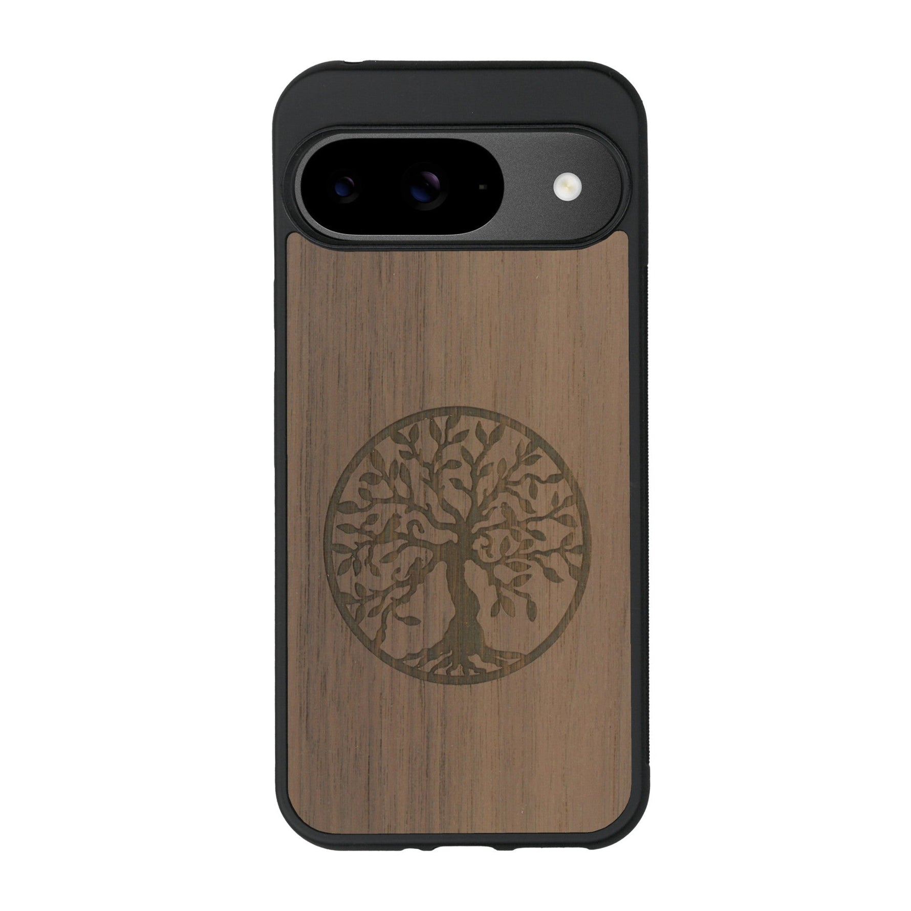 Coque de protection en bois véritable fabriquée en France pour Google Pixel 8A sur le thème de la spiritualité et du yoga avec une gravure zen représentant un arbre de vie
