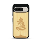 Coque de protection en bois véritable fabriquée en France pour  sur le thème de la nature, de la fôret et de l'écoresponsabilité avec une gravure représentant un arbre 