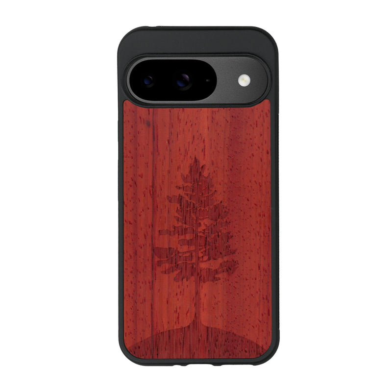 Coque de protection en bois véritable fabriquée en France pour Google Pixel 8A sur le thème de la nature, de la fôret et de l'écoresponsabilité avec une gravure représentant un arbre 