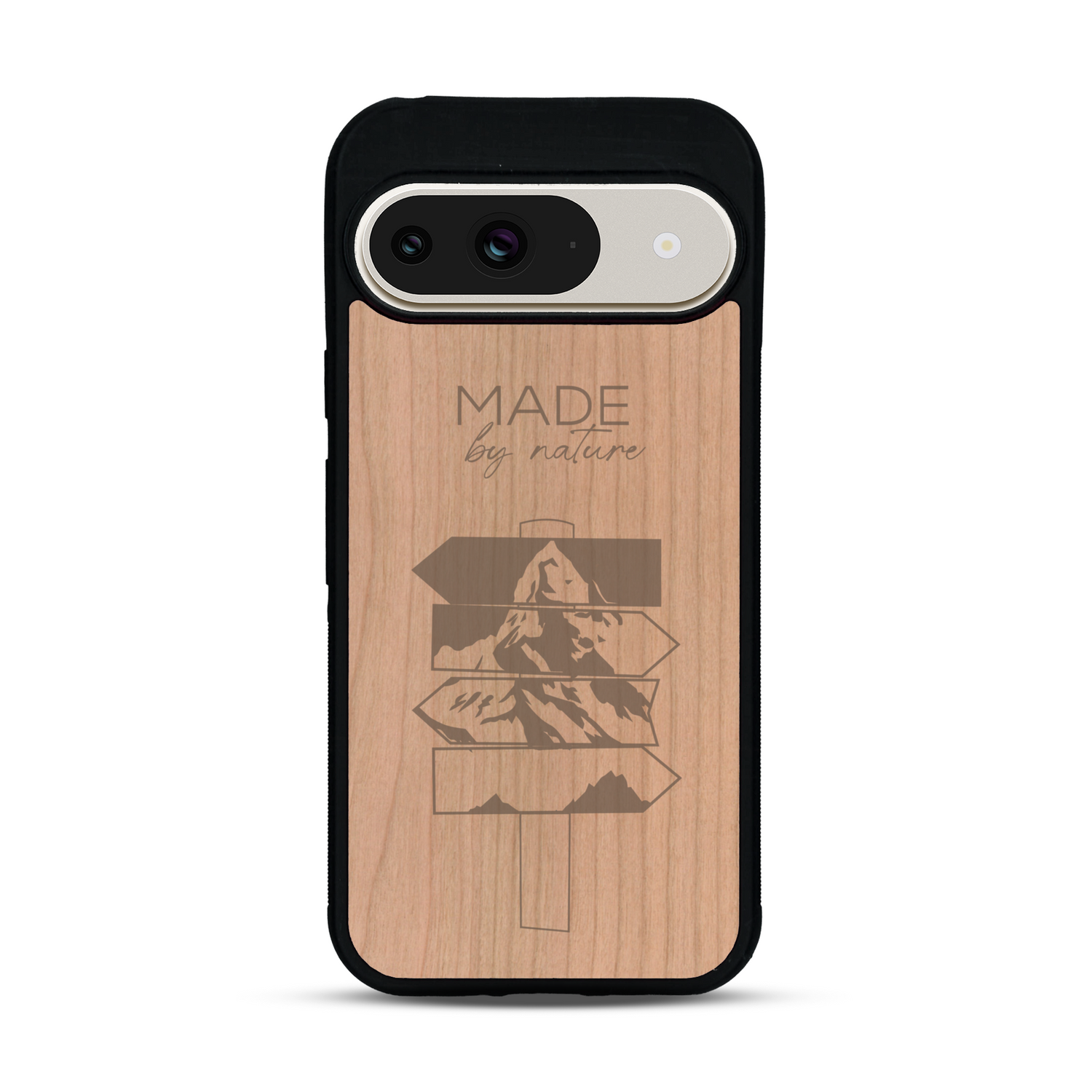 Coque de protection en bois véritable fabriquée en France pour  sur le thème de la nature et des arbres avec une gravure représentant une pomme de pin et la phrase "made by nature"