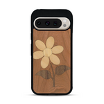Coque de protection en bois véritable fabriquée en France pour  alliant plusieurs essences de bois pour représenter une marguerite