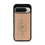 Coque de protection en bois véritable fabriquée en France pour  avec une gravure "rose des vents" sur le thème nautique et de l'océan qui s'inspire des boussoles de pirate
