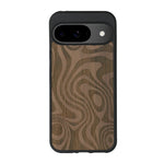 Coque de protection en bois véritable fabriquée en France pour Google Pixel 9 Pro avec un motif abstrait représentant les mouvements de l'eau