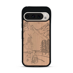 Coque de protection en bois véritable fabriquée en France pour  sur le thème de la randonnée en montagne et de l'aventure avec une gravure représentant une femme de dos face à un paysage de nature