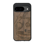 Coque de protection en bois véritable fabriquée en France pour Google Pixel 9 Pro XL sur le thème de l'automobile avec une authentique Porsche