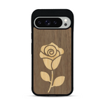 Coque de protection en bois véritable fabriquée en France pour  alliant plusieurs essences de bois pour représenter une rose